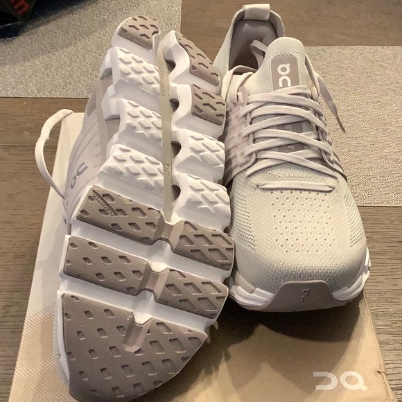 New in box On Women's Cloudswift 3 Running Shoes - Pearl/Fog - Picture 8 of 8